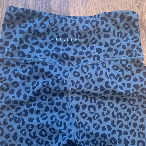 Black/grey leggings, size XS or S, no tag. Allfenix band - Picture 3 of 3